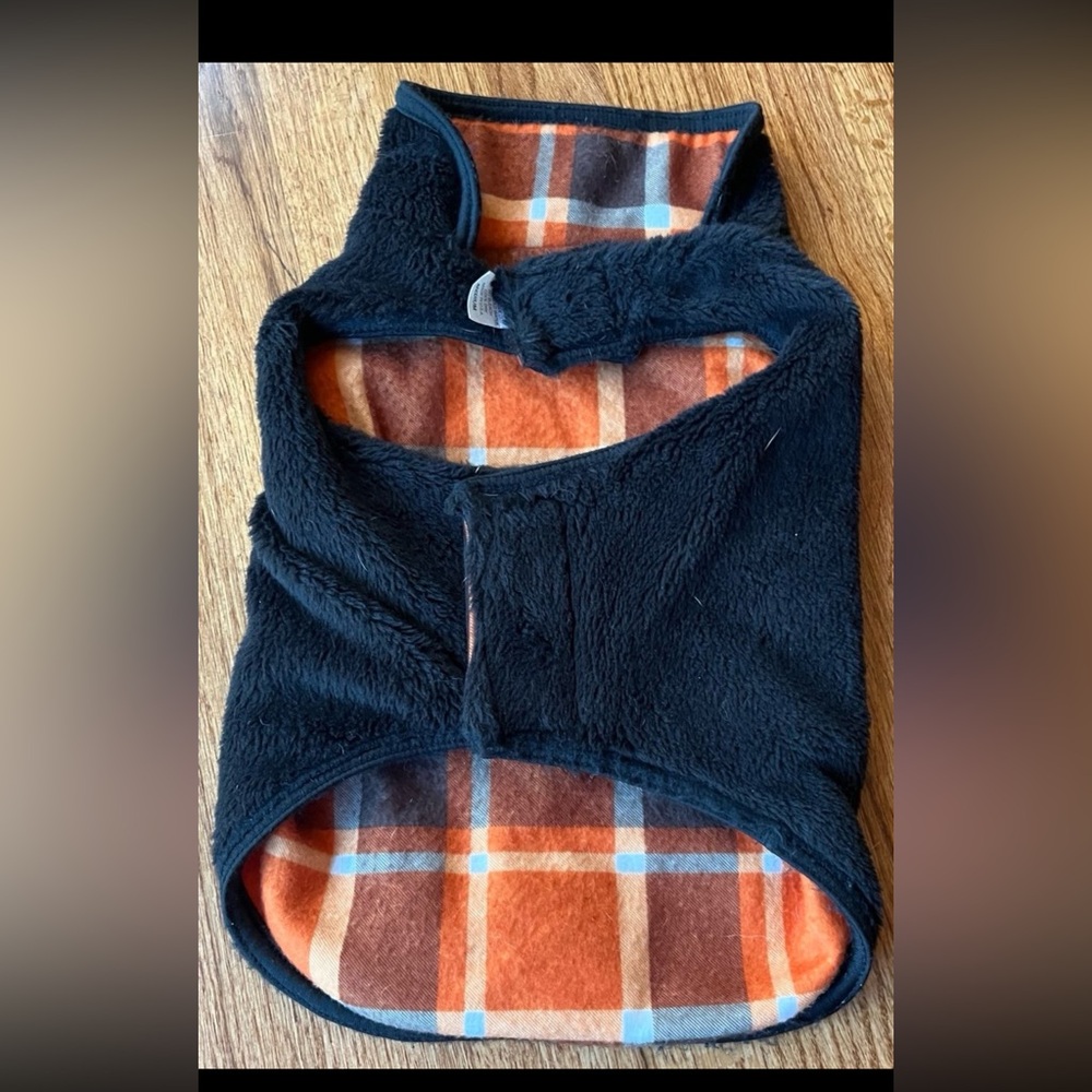 Dog or pet sweater jacket coat. Medium